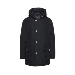 Les 4 meilleures doudounes du moment, Canada Goose, Woolrich, Quartz co et Nobis.